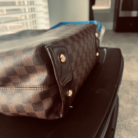 Louis Vuitton Handbag - Picture 8 of 9